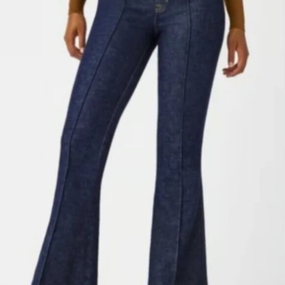 SPANX Pintuck Seamed Leg Flare Jeans in Raw Indigo Size LARGE PETITE - Picture 4 of 11